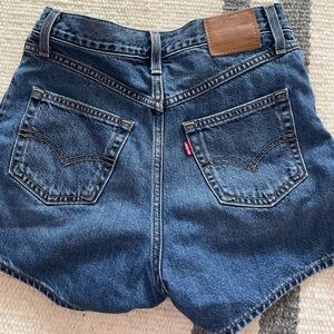 Levi’s 80’s Mom Shorts